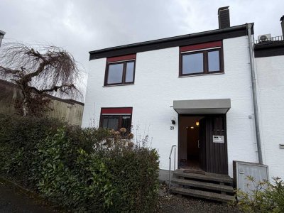 Geräumiges Reihenhaus mit 6 Zimmern in Karlsruhe-Grünwettersbach