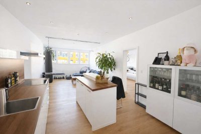 Großzügige, moderne 4-Zimmer-Stadtwohnung mit Aufzug, offener Wohnküche und 2 TG-Duplex-Stellplätzen
