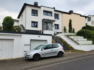 Günstige 4-Zimmer-Doppelhaushälfte mit gehobener Innen- und Außenausstattung in Bornheim