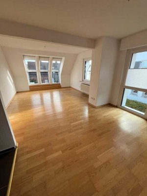 3-Zimmer Dachgeschosswohnung mit Balkon in Nahne