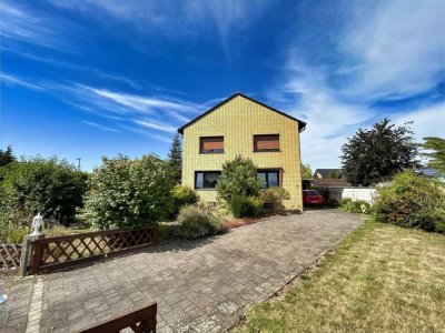 Zülpich-Niederelvenich!
Freistehendes Einfamilienhaus mit großem Ziergarten!