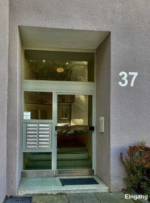 Lichtdurchflutete 4-Zimmer-Wohnung mit zwei Balkonen in ruhiger Lage von Privat