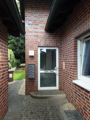 Moderne, helle Dachgeschoss-Wohnung mit Balkon