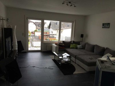 Sehr schöne, geräumige,  und gepflegte 2-Zimmer-Wohnung mit Balkon und Einbauküche in Eppertshausen