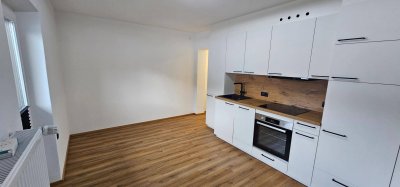 Gemütliche Singlewohnung mit Balkon, Parkplatz und Kellerabteil