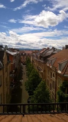 Ruhige, lichtdurchflutete DGW in zentraler Lage von Privat