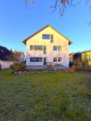 EINZIEHEN-WOHLFÜHLEN! FREISTEHENDES EINFAMILIENHAUS MIT GROßER GARAGE U. GARTEN! KÄUFER-PROV.FREI!