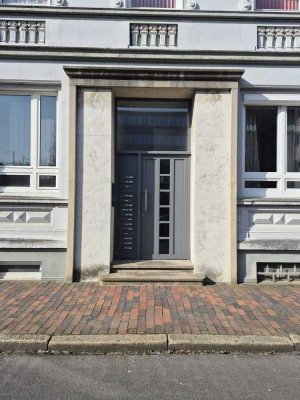 Wohnen mit Stil: Charmante 3-Zimmer-Altbauwohnung unweit des Innenhafens