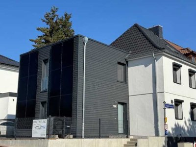 Erstbezug: Haus mit 5 Zimmern, EBK und ausgebautem Dachgeschoss, Parkplatz mit Wallbox
