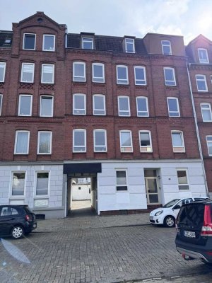 Alsenstrasse : teilmöbl, neben der Uni !! mit Stellplatz,Waschm u Trockner, gr Küche 1 Zi Whg, EG,