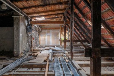 Großzügiger Dachgeschossrohling in Berlin Lichtenberg