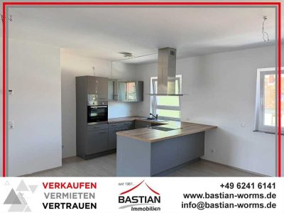 Stadtleben mit Substanz: Bezugsfreie 3 ½-Zimmer-ETW mit Terrasse, Aufzug u. TG am Liebenauer Feld!