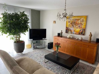 Moderne 4-Zimmer-Wohnung mit Balkon, Tiefgarage und gehobener Ausstattung in ruhiger Lage