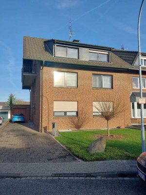 4-Zimmer Maisonette-Wohnung mit Balkon im 2. OG in Grevenbroich