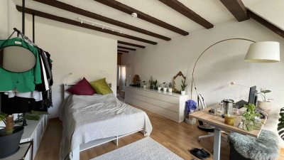 Wohnen mit Charakter: 1-Zimmer-Dachgeschosswohnung in Nürnberg
