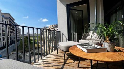 sehr stilvoll u. modern möblierte Wohnung mit Balkon und Dachgarten - schnell im Zentrum