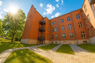 Wohlfühlambiente in grosszügiger 3-Zimmer-Dachgeschosswohnung mit Loggia