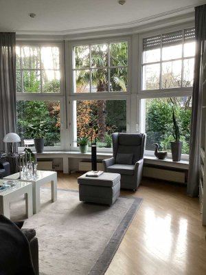 Helle, großzügige 4-Raum-Wohnung in denkmalgeschütztem Mehrfamilienhaus