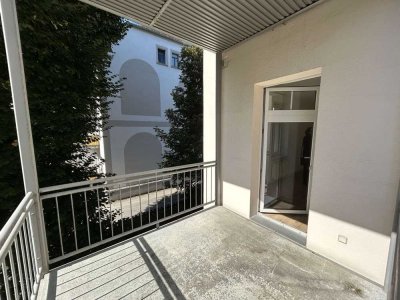Wundervolle Wohnung sucht neuen Eigentümer - Singlenest in Altchemnitz inkl. Küche, Balkon & Carport