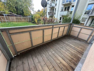 Top Whg. / Laminat / Bad mit Wanne/ großer Balkon u.v.m.