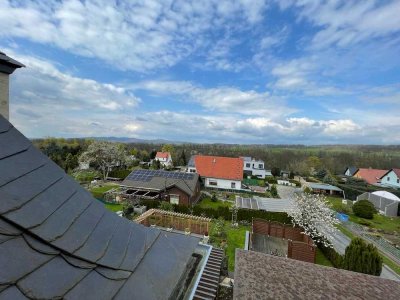 Erstbezug nach Sanierung: schöne 3-Zimmer-Dachgeschosswohnung mit Balkon in Pirna