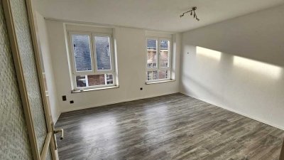 Zentral Nähe Abteiberg wohnen - 2,5 Zimmer KDB mit EBK