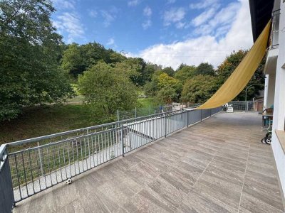 Gepflegtes Mehrfamilienhaus mit Potenzial in naturnaher Lage