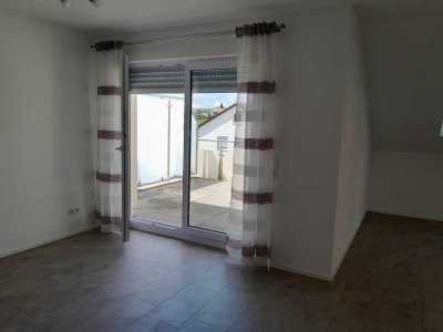 3-Raum-DG-Wohnung mit gehobener Innenausstattung mit Dachterrasse, EBK und Carport in Kupferzell