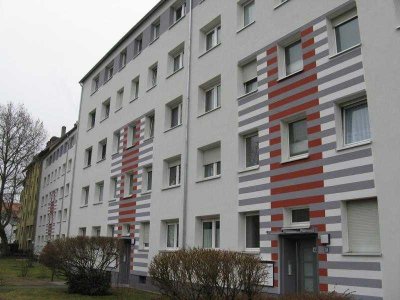 2 Zimmer Wohnung im 1. OG mit Loggia