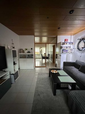 Zentrale EG-Wohnung im Altbau mit Terrasse und direktem Gartenzugang