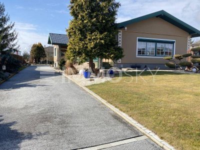 Familien aufgepasst! Herrlicher Landsitz mit Pool