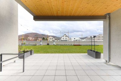 Moderner Wohntraum im Reihenhaus: stilvolles Ambiente, private Gartenidylle & helle Räume