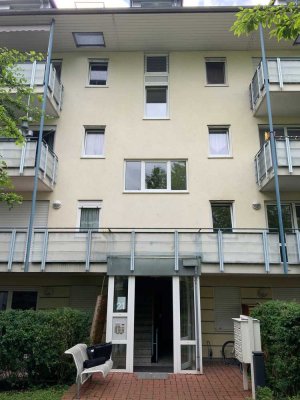 Moderne 2-Zimmer-Wng, vollständig neu renoviert, 2 Balkone, Einbauküche, Tiefgarage