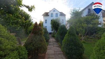 Historische Eleganz trifft moderne Effizienz: Exklusives, 2022 saniertes MFH mit Garten in Citylage!