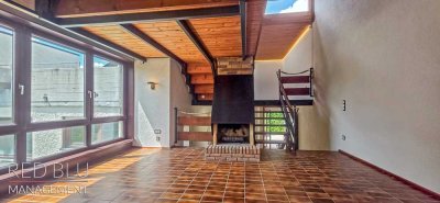 Charmantes Reihenmittelhaus mit vielseitiger Raumaufteilung, Kaminzimmer, Garten und Dachterrasse