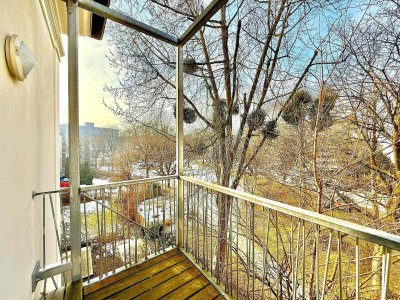 BALKONHIT mit Grünblick - ALTBAU - 2008 Generalsaniert - 2 Zimmer - Separate Küche - ca. 62m² gew. NFL - Teilmöbliert - Garagenplatz (optional) - Hauptbahnhof - Altstadt - Salzach