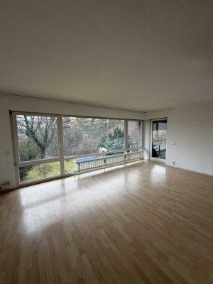 Lichtdurchflutete 3-Zimmer-Wohnung mit zwei Balkonen in idyllischer Waldrandlage