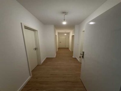 *Neu renovierte 4ZKB Wohnung*