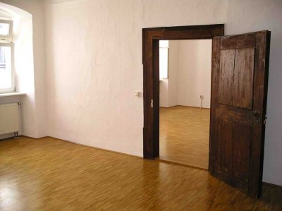 Charmante 2-Zi.-Altbauwohnung in Altstadt – perfekt für junges Paar