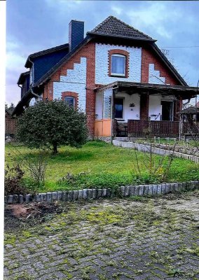 RESERVIERT !! Ältere DHH mit sehr schönem Grundstück und Nebengelass in Groß Welzin