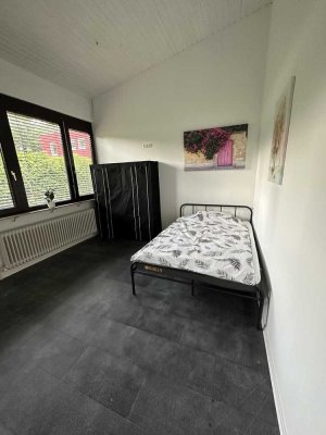 Modernisierte 1-Raum WG/ Monteur Whg, Fremdenzimmer, in exponierter Lage in Bruchsal