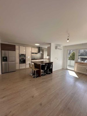 Schöne sanierte 3 Zimmerwohnung mit Garten und KFZ-Stellplatz, Klimaanlage