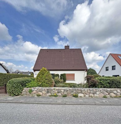 Bad Oldesloe - 4 Zimmer EFH mit VK, Garage und Nebengebäude auf großem Grundstück unweit des Stadtze