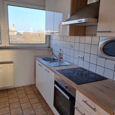 Nette/r Mieter/in mit Gehaltsnachweis für 3 Zi.-Wohnung gesucht !