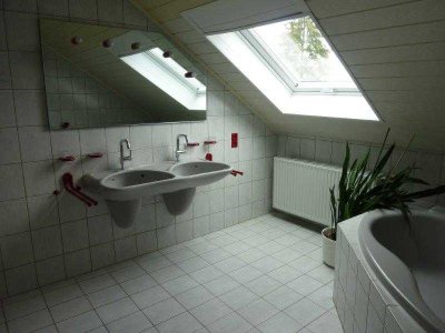 Kirchberg (Hunsrück) Dachgeschoßwohnung (125 m²) in Altbau langfristig ab sofort zu vermie