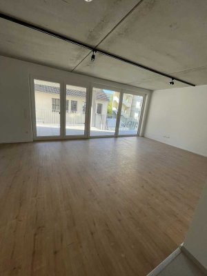 Moderne 4-Zimmer-Wohnung mit Einbauküche und Balkon