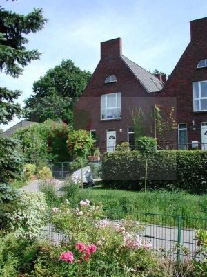 Suchen Sie das besondere Domizil?
Stadthaus mit Garten zur Miete in Hamburg-Lokstedt!