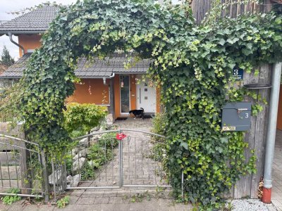Hochwertiges Einfamilienhaus/Holzhaus  mit Garage, Carport und 2 Stellplätzen in Haag in Oberbayern