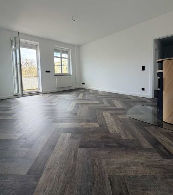 *NEU* Erstbezug nach umfangreicher Sanierung! 3-Raum-Wohnung mit Balkon und Kamin in Cottbus/Sandow