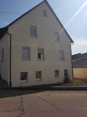 Freistehendes, geräumiges Einfamilienhaus in Neuenstadt-Kochertürn